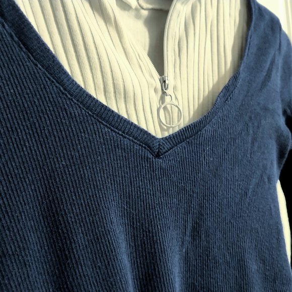 ✨SALE: 3 for $15!✨ Layered Navy Blue + White Business Casual Shirts - Picture 3 of 4